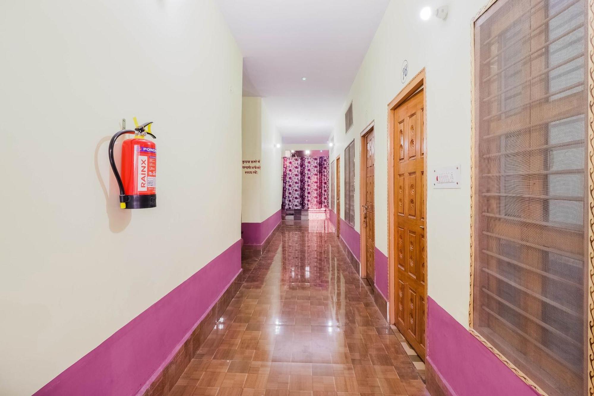 Hotel O Jyotish House Ayodhya ภายนอก รูปภาพ